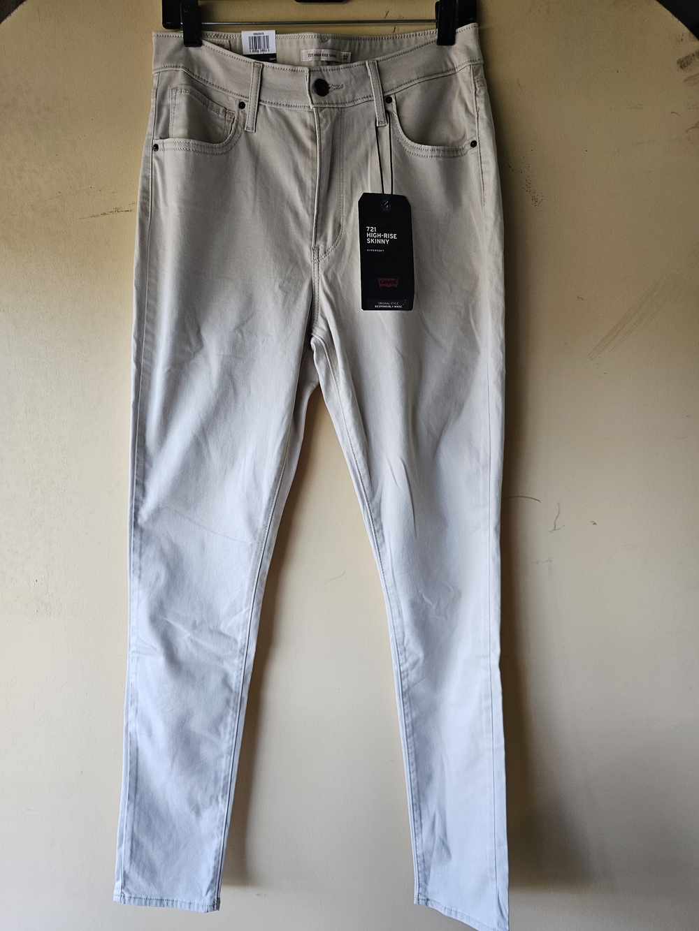 Levi's Men's Skinny Jeans in Off-White